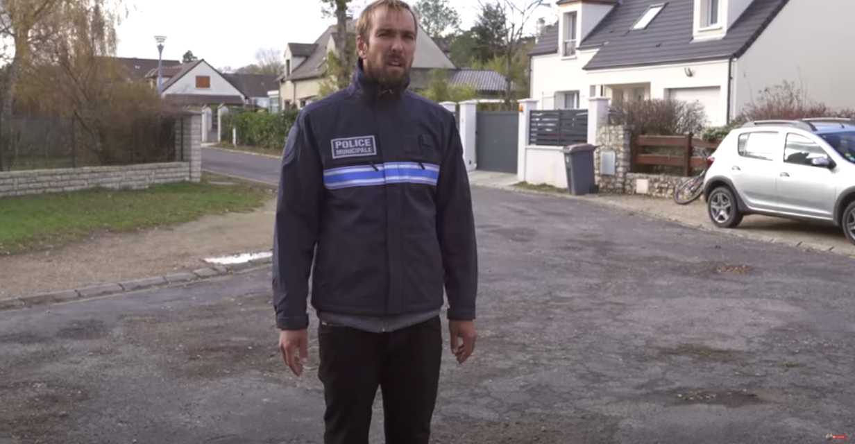 Franjo, un comediante que surfea la actualidad