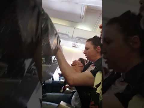 Pánico en el avión tras fuertes turbulencias