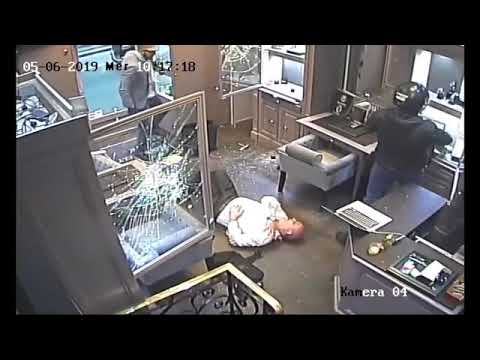 巴黎Roosevelt Or珠宝店遭抢劫（巴黎）