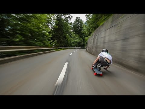 Josh Neuman이 촬영한 Jake Kuick의 긴 보드 다운힐